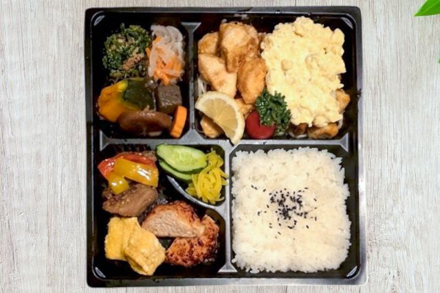 焼き鳥屋さんのチキン南蛮弁当