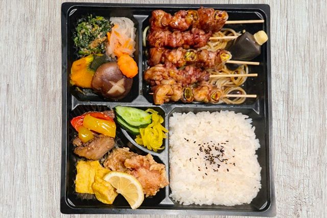 いちごいちえ焼き鳥弁当