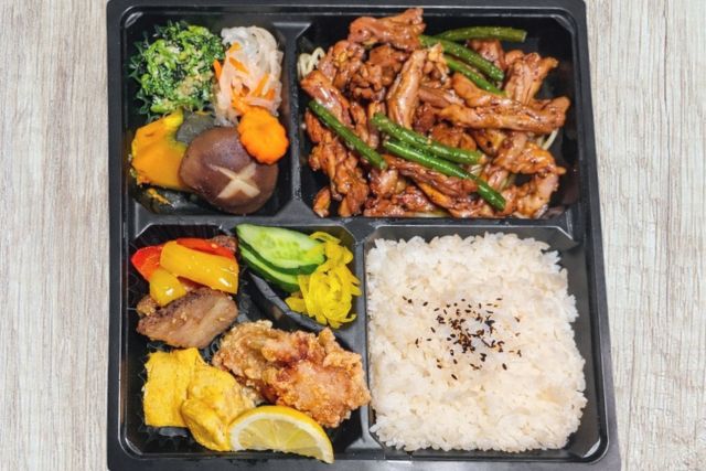 焼き鳥屋さんのせせりのタレ焼き弁当