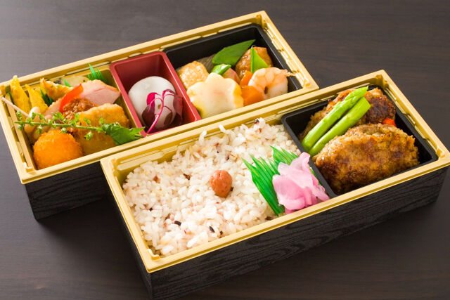 手ごねハンバーグ幕の内弁当