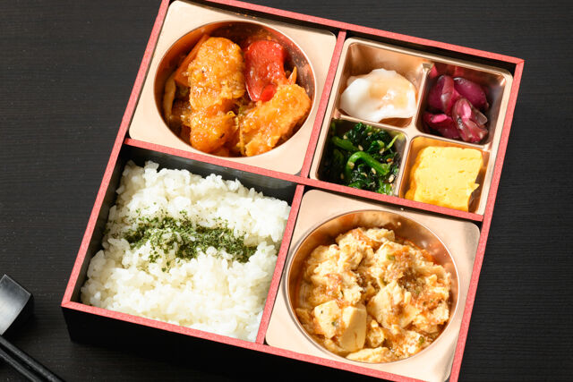 麻婆豆腐と酢豚弁当