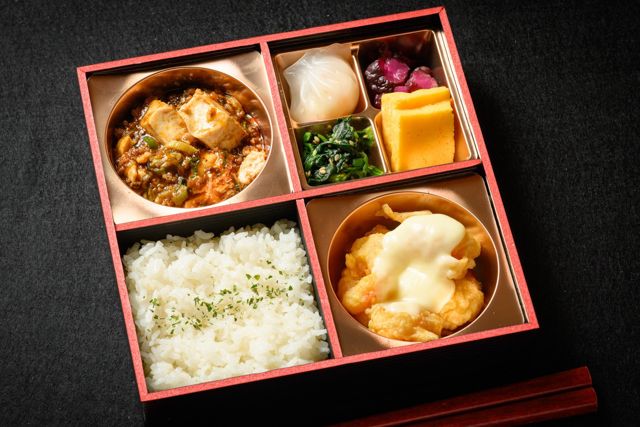 エビマヨと麻婆豆腐弁当