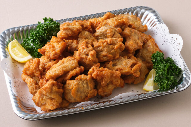 山盛り1㎏！若鶏の唐揚げ