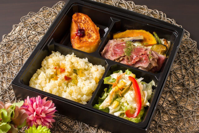 ビーフシチュー＆フレンチトースト弁当