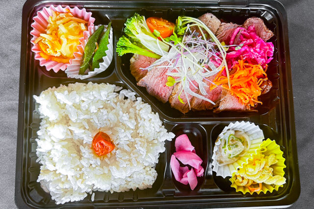 超人気！！ビストロデリスのローストビーフ弁当大盛り