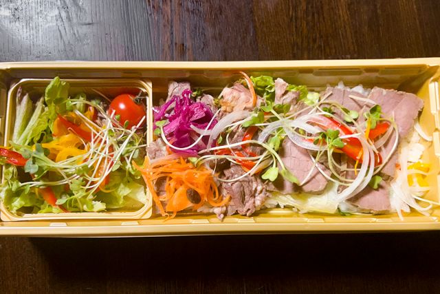 ビストロデリスの旨菜リブアイステーキ・ローストビーフ抱き合わせ重