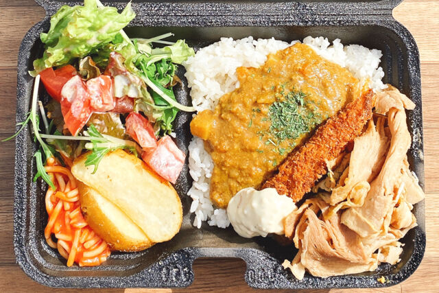 【大人のお子様ランチ】手作りキーマカレー×生姜焼き×エビフライタルタルソース添えボックス