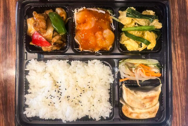 中華弁当（ニラ玉子、エビチリ、回鍋肉）