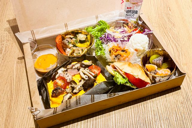 オムライスサンドイッチ個別オードブルBOX