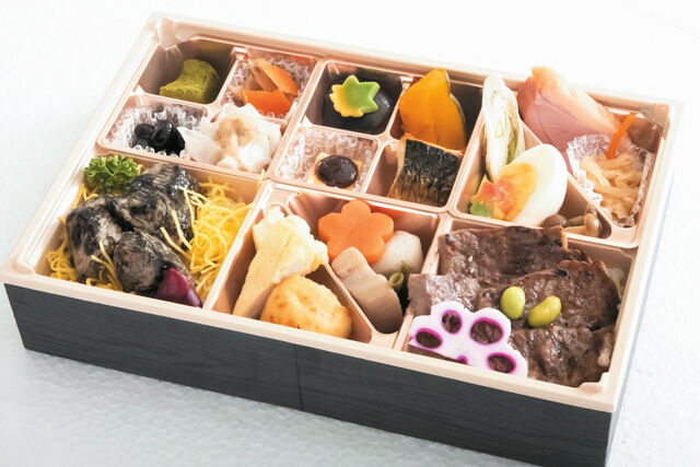 鶏炭火焼と牛ロース弁当