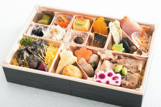 鶏炭火焼きと豚生姜焼き弁当