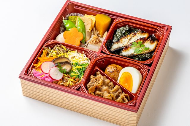 鰻のひつまぶし風ごはんと二色そぼろ五菜升めし〜牛すき焼き〜