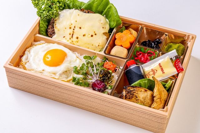炙りチーズ日の出ハンバーグとスパイシーチキン御膳