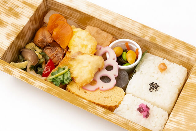 ふっくら鯛の黄金（こがね）天ぷら御膳