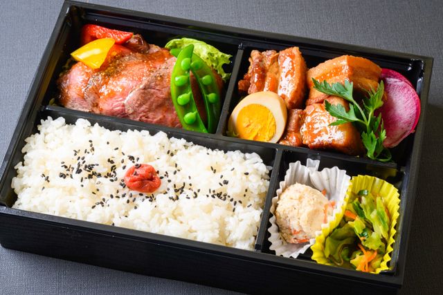 お肉弁当（梅）