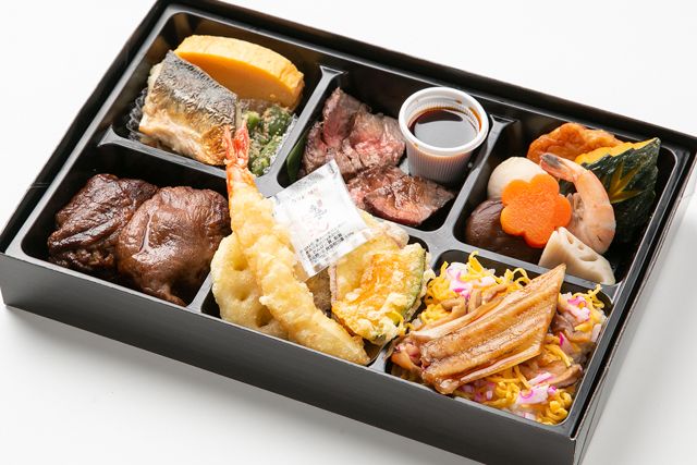 黒毛和牛ローストビーフ＆黒毛和牛肉巻き握り＆海老入り天婦羅御膳