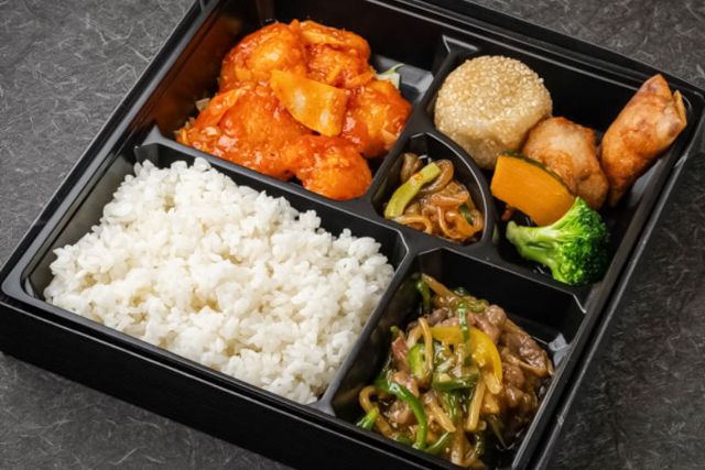 贅沢二彩御膳〜海老チリと牛肉ピーマン炒め〜