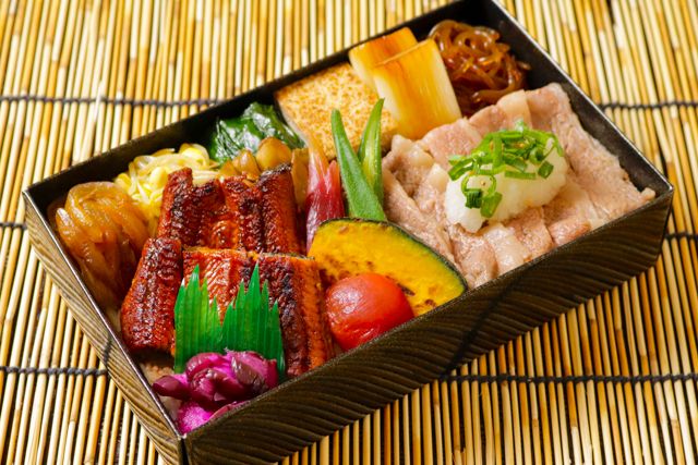 【夏季限定】 黒毛和牛夏野菜おろし牛しゃぶと鰻の贅沢重