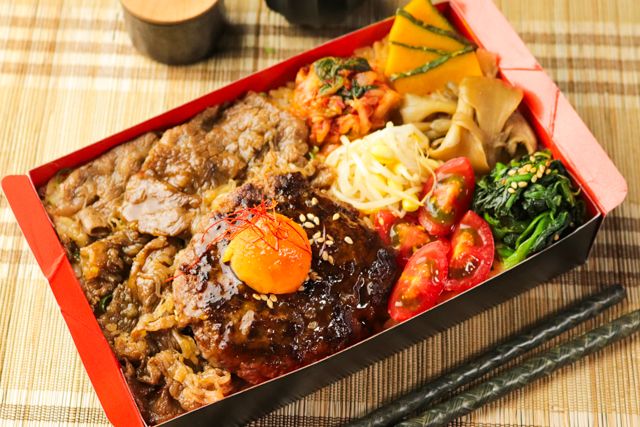 ハンバーグと牛カルビ焼肉飯