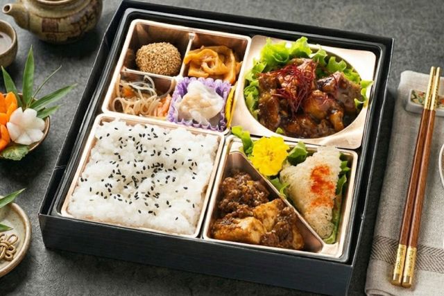 【熨斗対応可】葛（かずら）〜豚バラ黒酢煮と四川麻婆豆腐〜