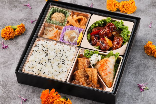 【熨斗対応可】唐獅子～黒酢豚と四川麻婆豆腐～