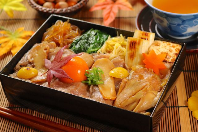 【秋季限定】 秋の黒毛和牛すき焼き重