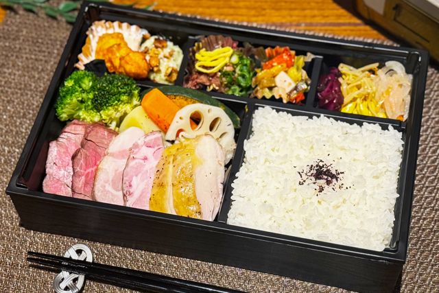 肉三昧弁当～三種のグリル～