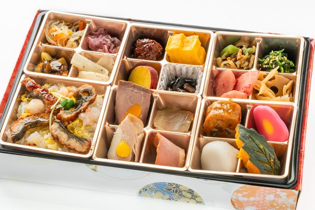 鰻と海老のチラシ寿司の彩弁当