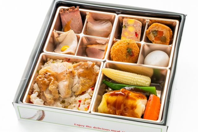 グリルチキンとロールキャベツ弁当