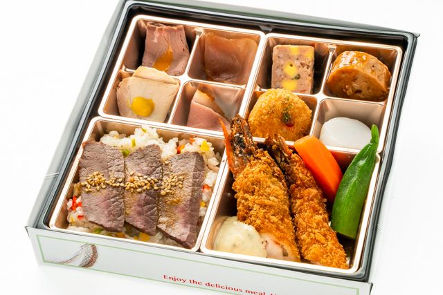国産ロースステーキと大エビフライ弁当