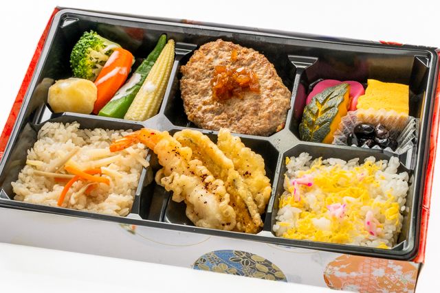 錦糸ごはんと天ぷら3種のグリルハンバーグ弁当
