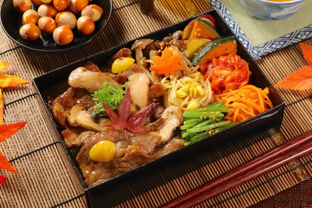 【秋季限定】焼き松茸とカルビ焼肉飯