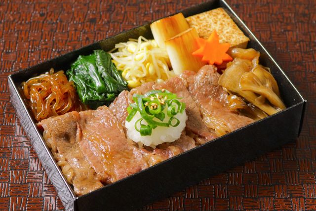 黒毛和牛おろしすき焼き重