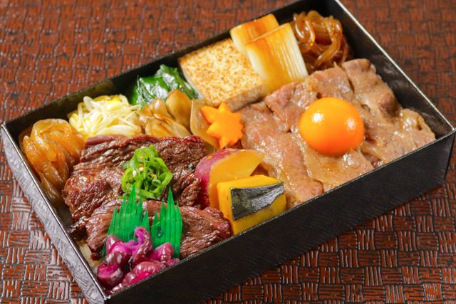 黒毛和牛すき焼きとハラミ焼肉特撰重
