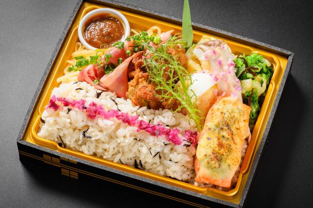 桃始笑（ももはじめてさく）（ザンギ・しゃぶしゃぶ増量）