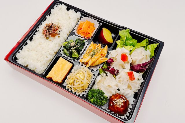 咲楽御膳（焼売と肉団子）