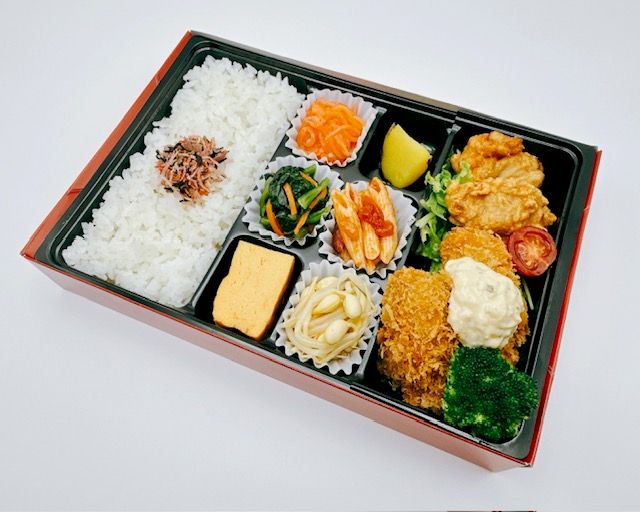 咲楽御膳（広島産大粒カキフライと唐揚げ）