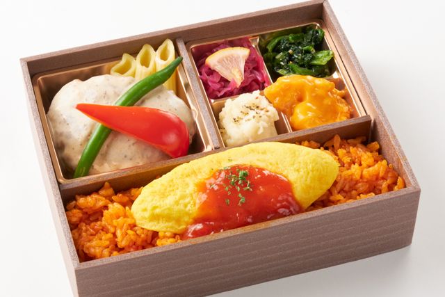 完熟トマトのオムライス ＆ ポルチーニハンバーグ
