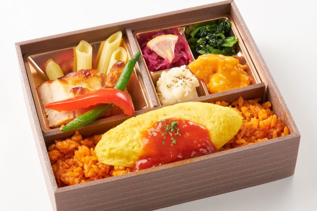 完熟トマトのオムライス ＆ シャリアピンチキン