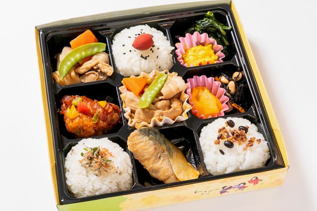 彩り9升肉じゃが弁当