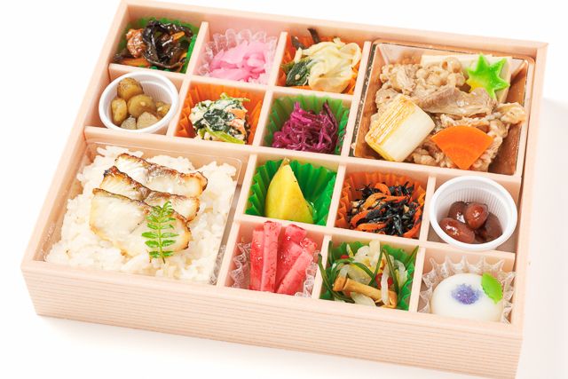 【熨斗対応可】鯛めしと牛すき焼きの十二彩折詰