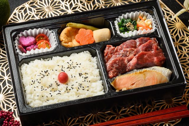牛ハラミと鮭の2種弁当