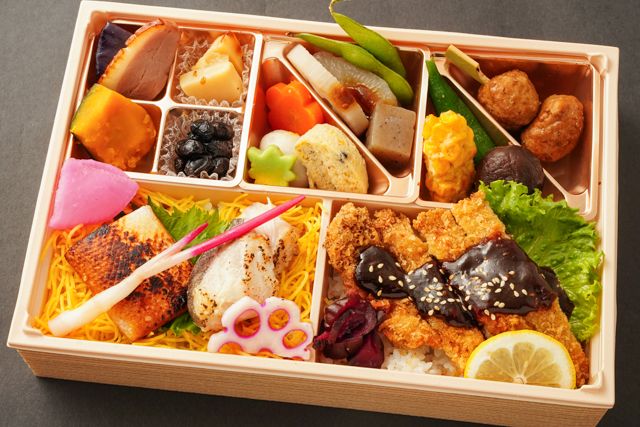 鮭ハラス西京焼き・銀鱈塩麹焼きと豚肩ロース肉の塩麹漬けカツレツ