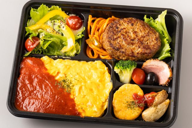 とろ～りオムライスとハンバーグ弁当（トマトソース）