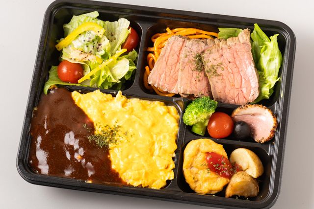 とろ～りオムライスとローストビーフ弁当（デミグラスソース）