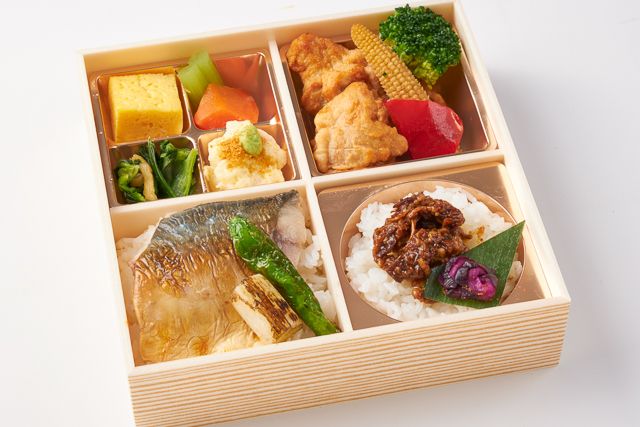 国産鯖の塩焼きと若鶏の唐揚げ