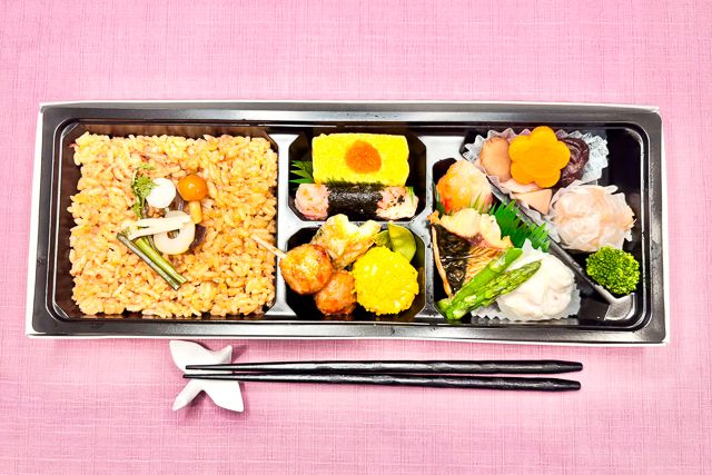 和遊膳（山菜五目ご飯）