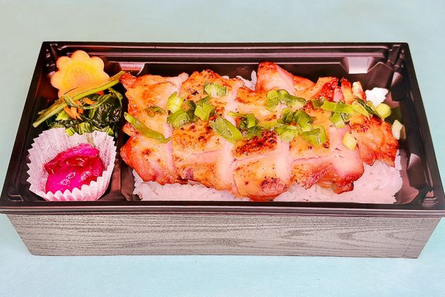 和風炭火焼鶏ももステーキ弁当