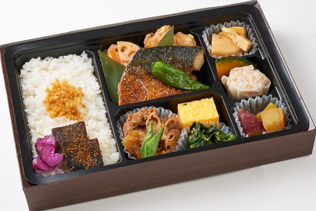逸 -国産牛すき焼きと国産さば塩焼き御膳-