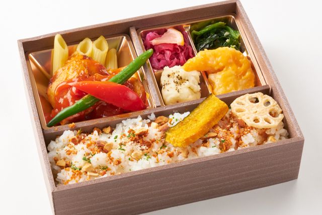 若鶏のグリル・完熟トマトと農園野菜のソース